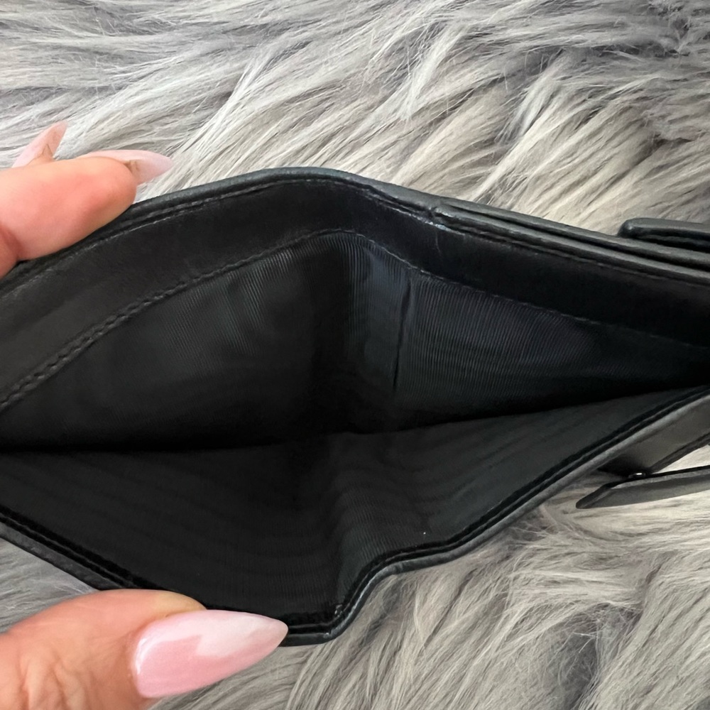 Prada Wallet - Picture 6 of 6